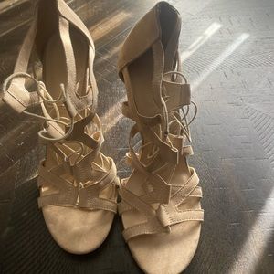 Cream size 10 Lace up heel